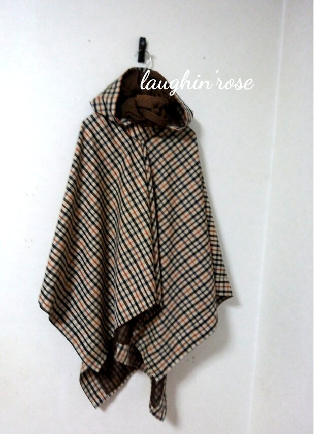 ポリエステル☆マント＊フリーサイズ(ブランドチェック)