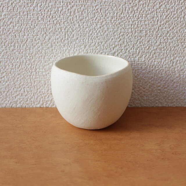 陶器　育てるウツワ 揺ら フリーカップ 白 顔料赤 地シリーズ