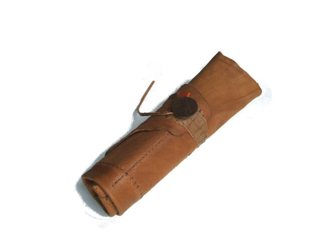 くるくるpen case 山羊革 オークルの画像1枚目