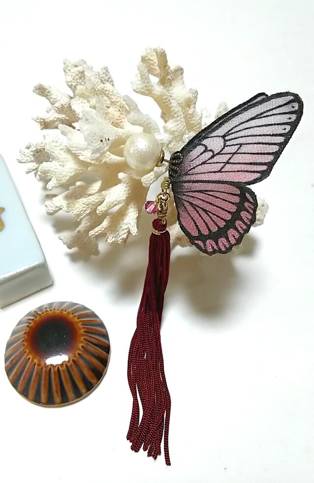 蝶のピアス 大 (マダラ系)の画像1枚目