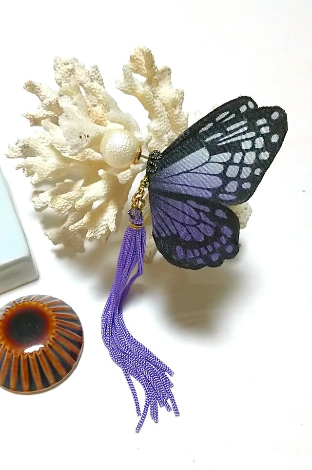 蝶のピアス 大 (アサギマダラ)の画像1枚目