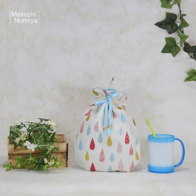 雫《drop》のぷっくり巾着:水色の画像1枚目