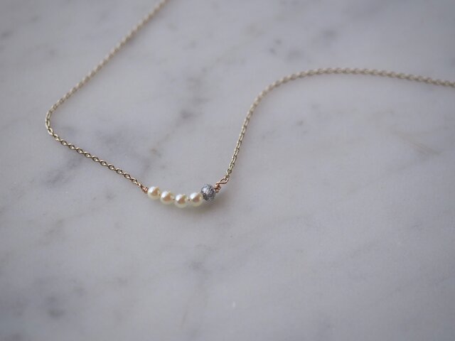 gentle love necklace white goldの画像1枚目