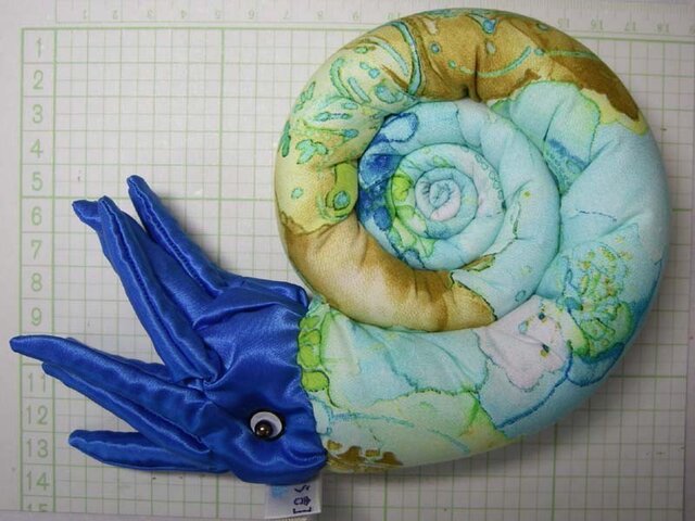 アンモナイトのぬいぐるみ 264 | iichi 日々の暮らしを心地よくする