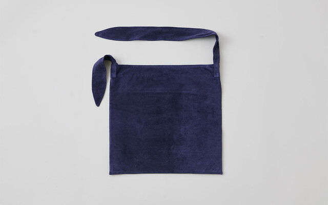 レザータイショルダーバッグ washable tie shoulder bag | navyの画像1枚目