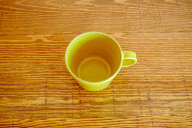 レモンイエローのマグカップ | iichi 日々の暮らしを心地よくする