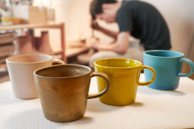 レモンイエローのマグカップ | iichi 日々の暮らしを心地よくする