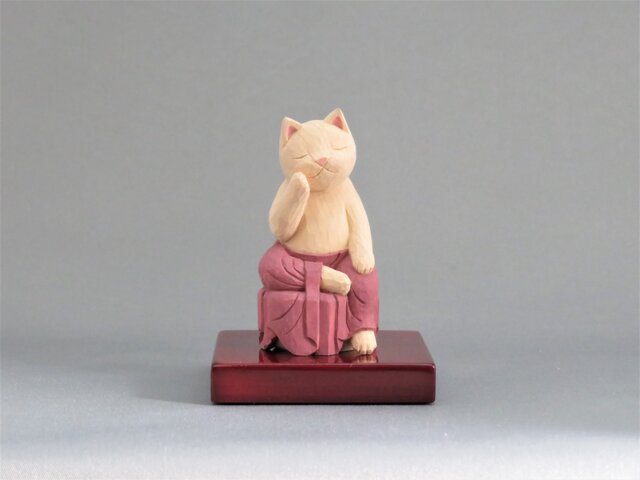 木彫り 裳を着けた弥勒猫 猫仏1929の画像1枚目