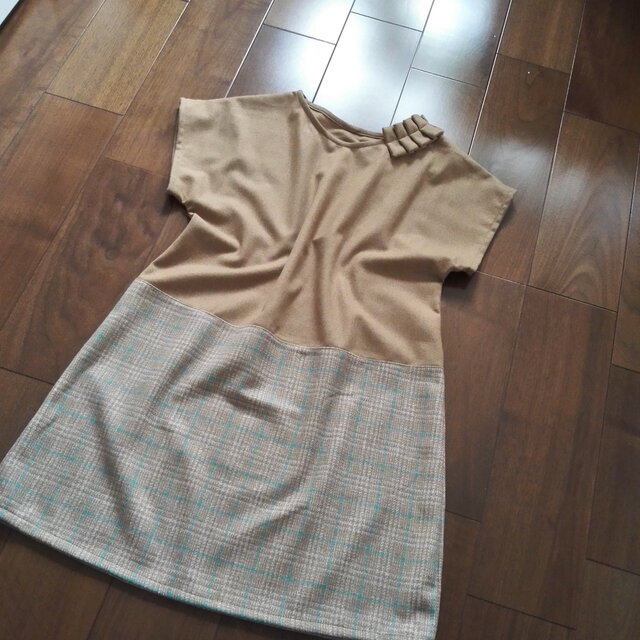 キャメルカラーのウールワンピ