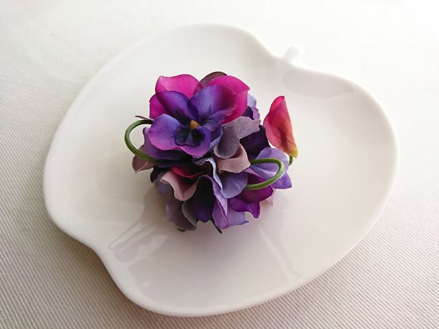 pansy corsageの画像1枚目