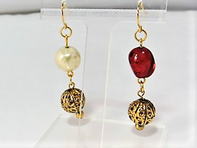 アンティークゴールド★華やかパール&赤・ピアス・金♪の画像1枚目