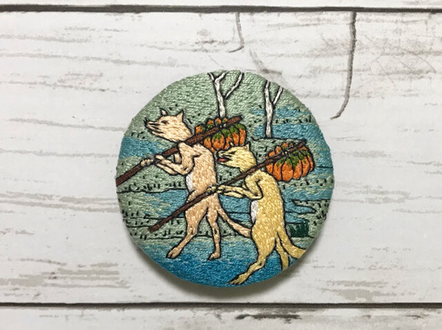 手刺繍浮世絵ブローチ*歌川広景「江戸名所戯尽 王子狐火」よりの画像1枚目