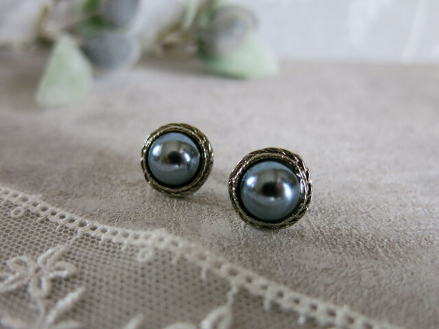 1点のみ☆13mm 黒真珠のような美しさ アンティークボタンピアス パールピアス ヴィンテージボタンピアス シルバー枠の画像1枚目