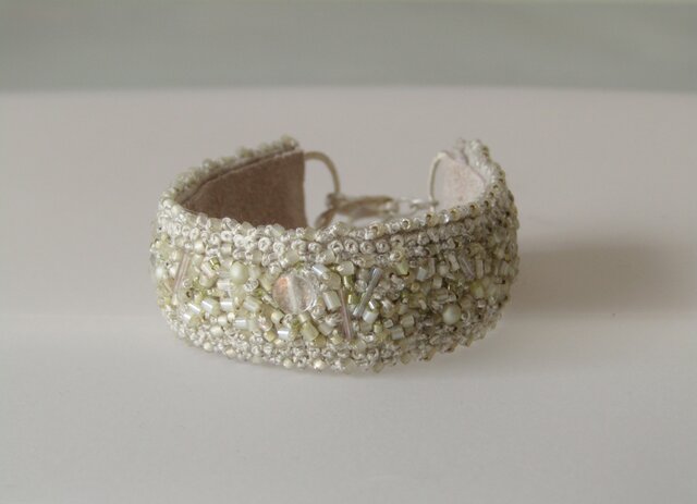 amulet 14「particule・herbe 」手刺繍ブレスレットの画像1枚目