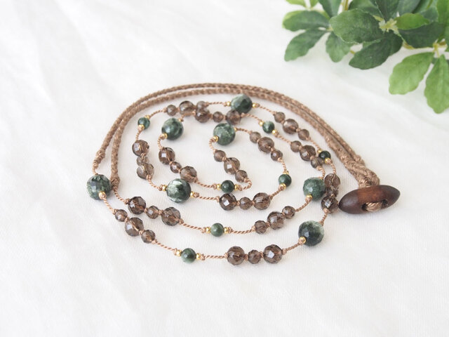 Green&Smoky Long Necklaceの画像1枚目