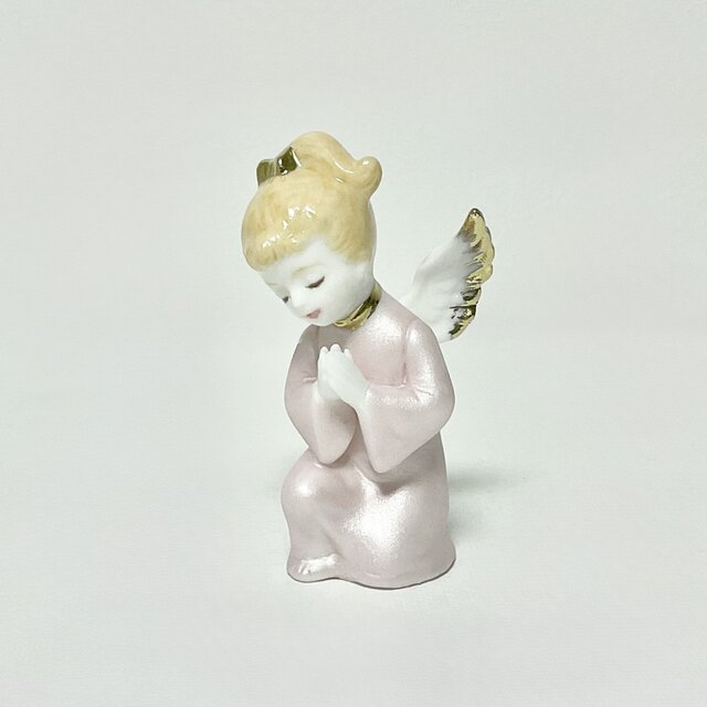 パールピンクの天使のオーナメント