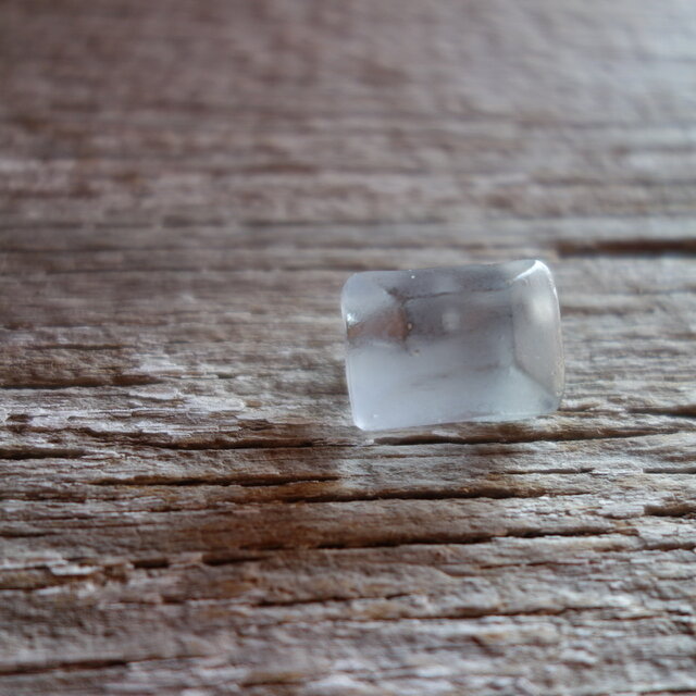 氷のピンブローチ(紫苑色)の画像1枚目