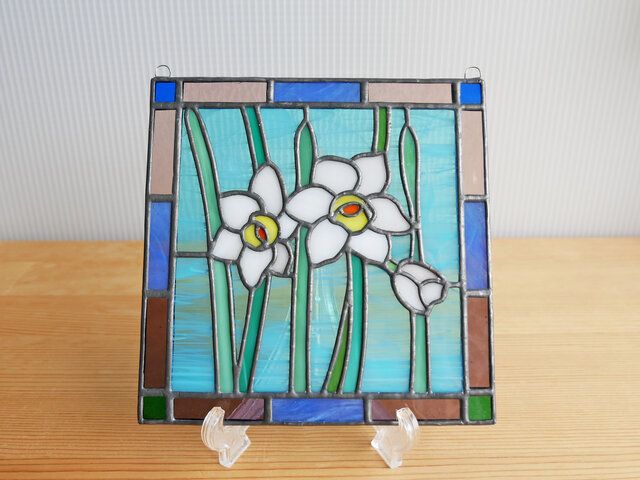 ステンドグラスパネル　スイセン ステンドグラス ミニパネル 水仙 15cm | iichi 日々の暮らしを心地よく
