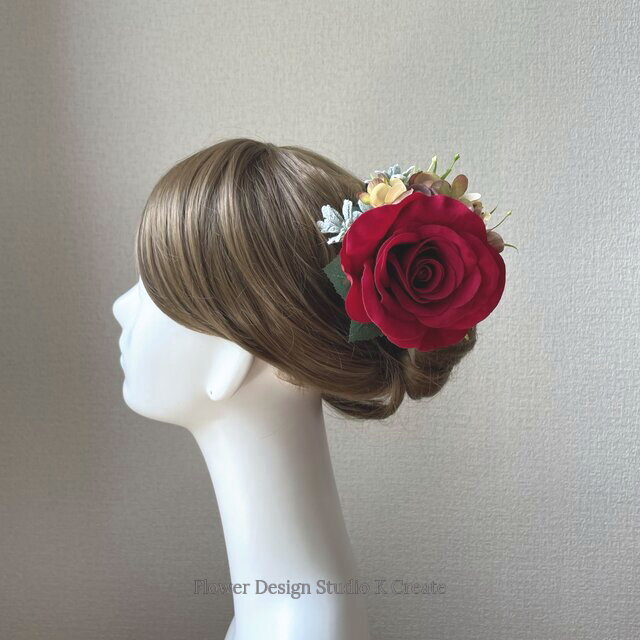 赤い薔薇とブラウンベージュの紫陽花の髪飾り フローレス 髪飾り ダンス 赤い薔薇 ヘアクリップ Iichi ハンドメイド クラフト作品 手仕事品の通販