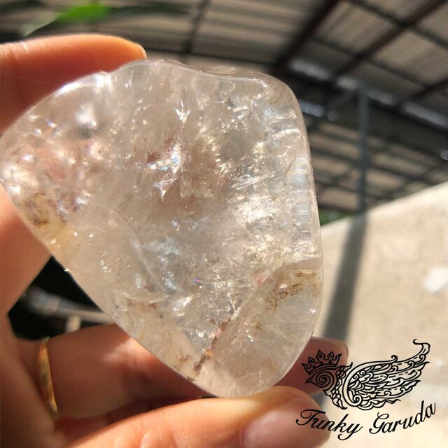 虹入り水晶★タンブル大 cryr001の画像1枚目