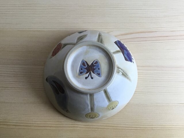 鳥と蝶とてんとう虫のお茶碗 | iichi 日々の暮らしを心地よくする