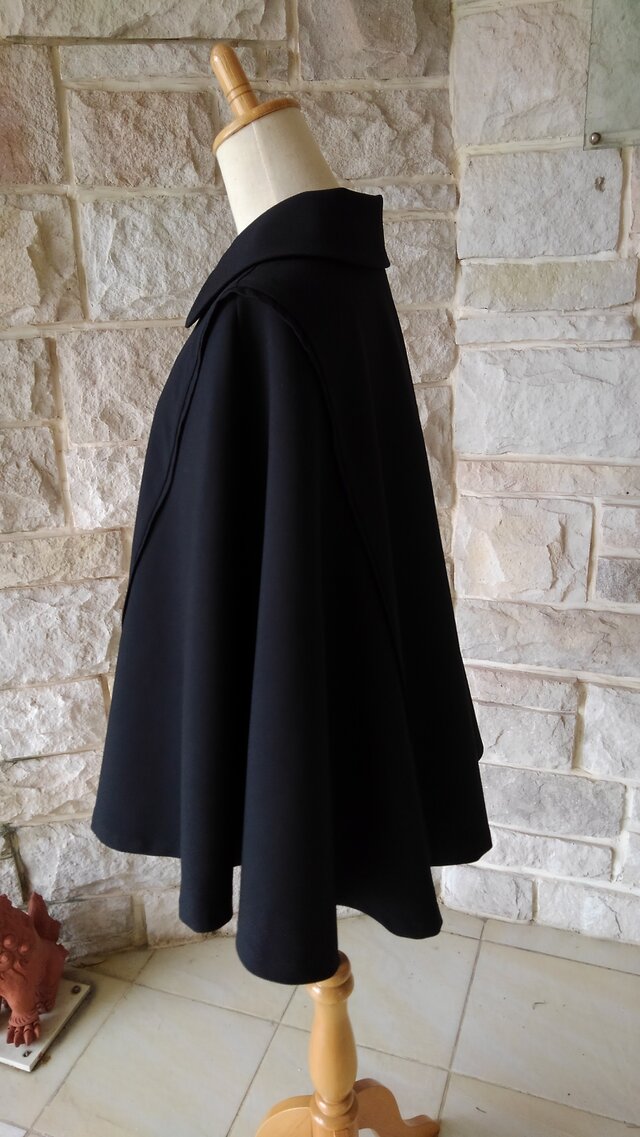 エレガント ブラック ケープコート 】 黒 上質なウール100％ | iichi