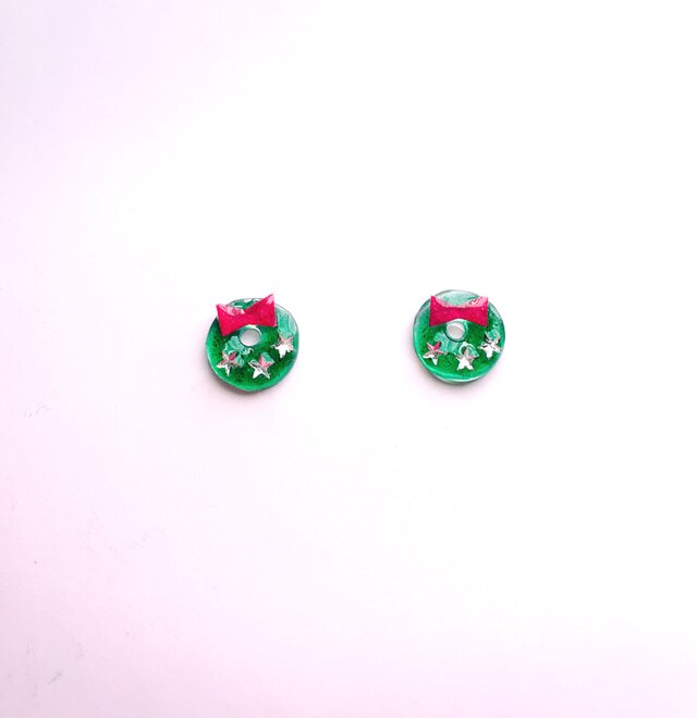 【Xmas】小さな小さなクリスマスリースピアス/イヤリングの画像1枚目