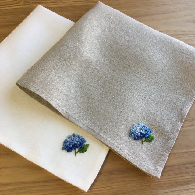 本紫陽花|大判)ミシン仕立てのハンカチの画像1枚目