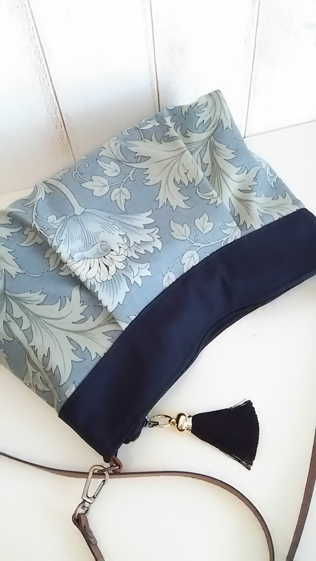 moda William morris アネモネ ブルー ショルダーバッグの画像1枚目