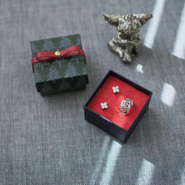 クリスマスコフレ) 唐草 イヤーカフ & 花 ピアス 2点セットの画像1枚目