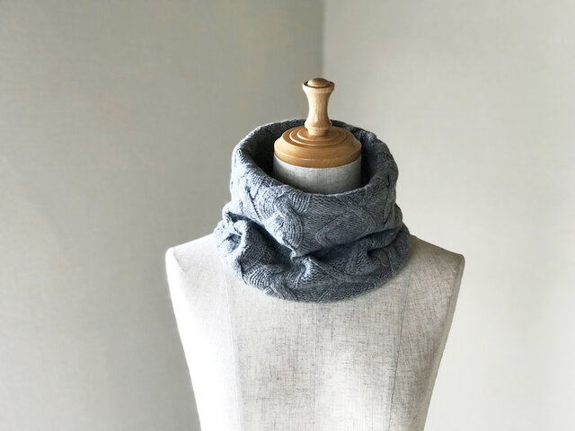 アラン模様ふっくらWOOLのシングルスヌード グレーの画像1枚目