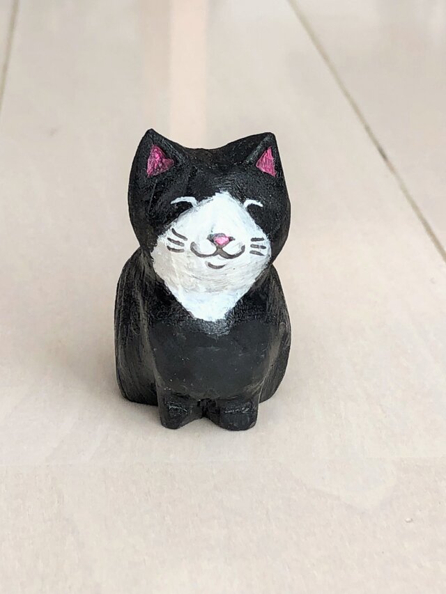 木彫り猫 黒の画像1枚目