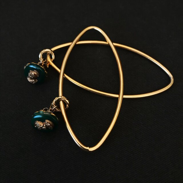 german green cameo pierceの画像1枚目