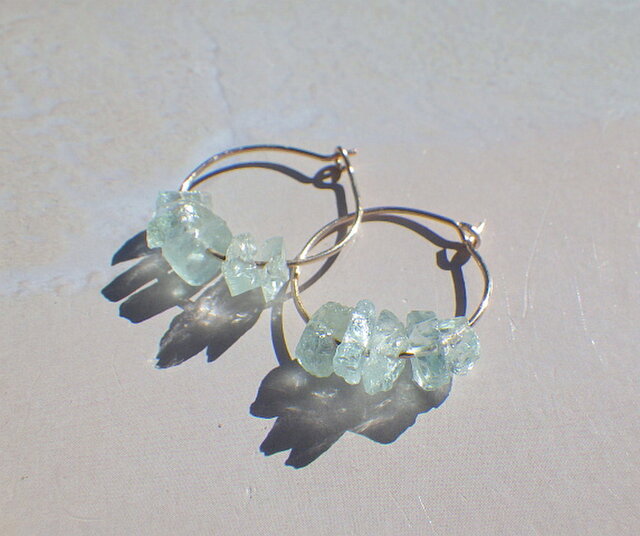 *14kgf*Raw Aquamarine*アクアマリン原石のフープピアスの画像1枚目