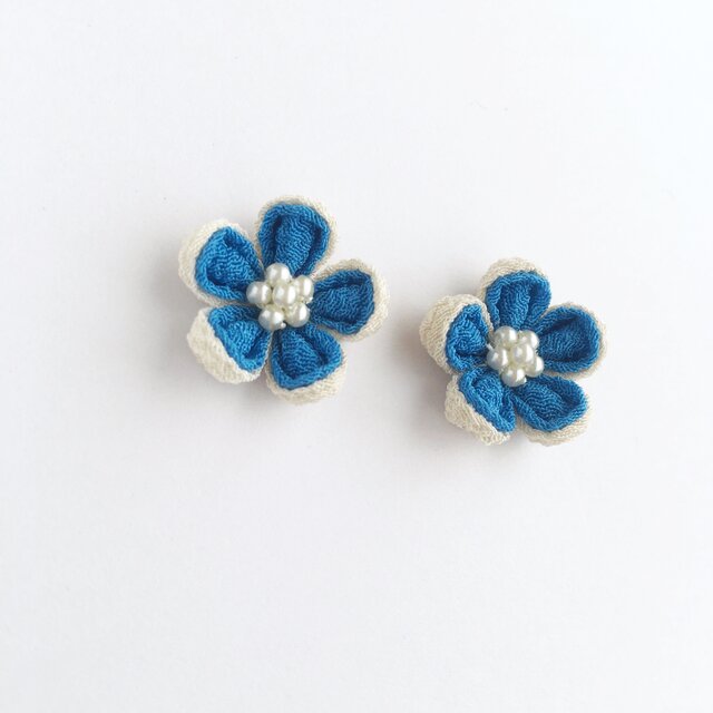 お花のピアス/イヤリングの画像1枚目