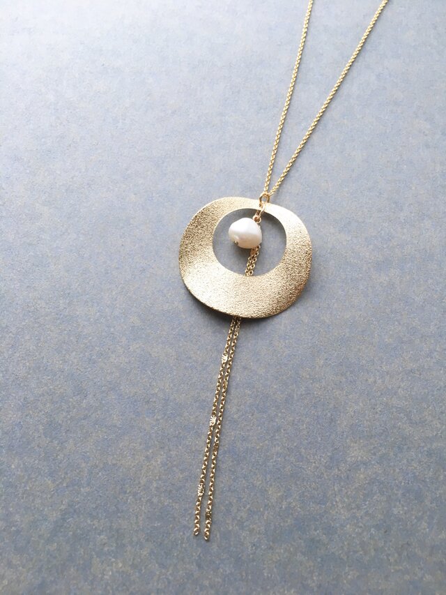 ✨水面に映る月…✨バロックパールとチェーンのネックレス