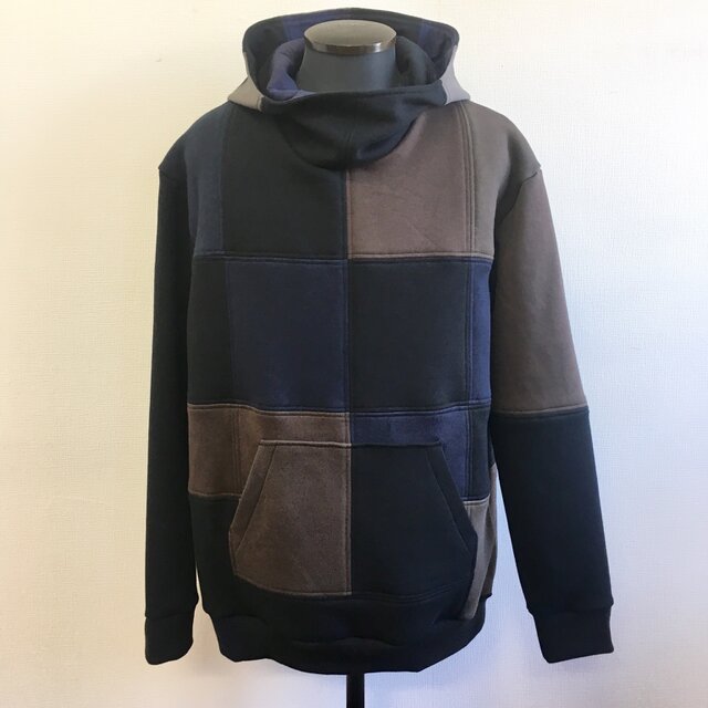 厚手裏起毛であったか❤️56パーツ4色切替しバイカラーパーカー 黒茶紺グレー(メンズLL)の画像1枚目