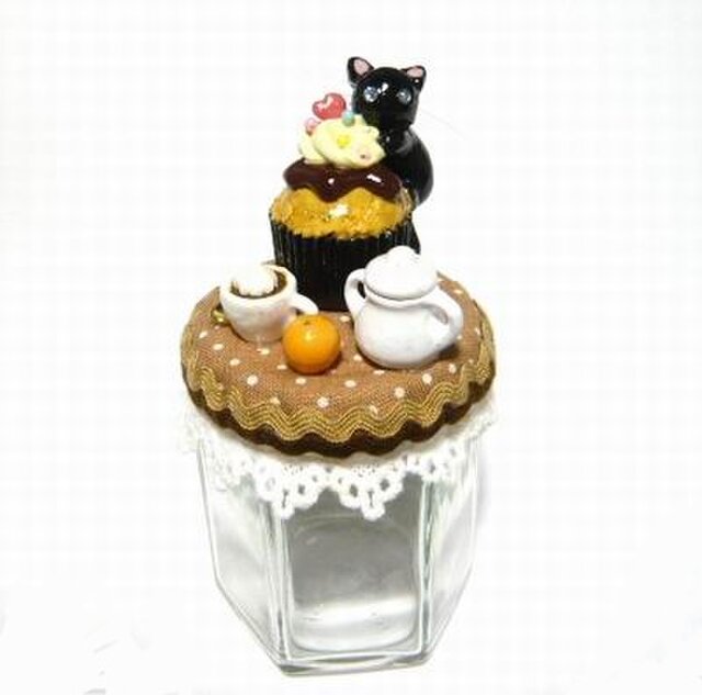 にゃんこのしっぽ にゃんこのスイーツデコボトル カップケーキ 黒猫 Iichi ハンドメイド クラフト作品 手仕事品の通販