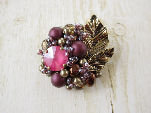 Brooch 葉っぱ スワロフスキー(K0843)の画像1枚目