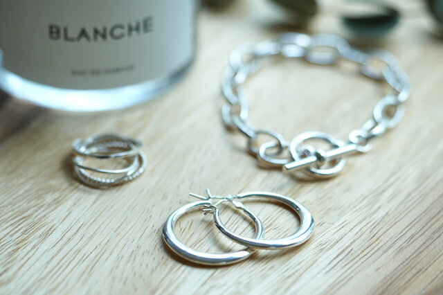 ≪BULBS≫ オーバル フープ ピアス SV925 SILVER925 オーバルフープピアス | iichi 日々の暮らしを