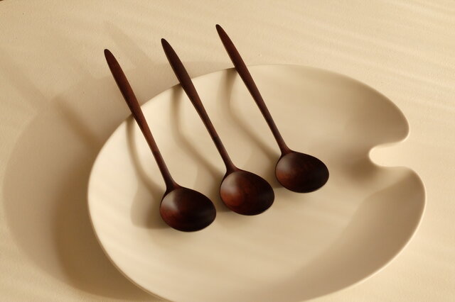 ウォールナットのスプーン ウォールナットのスープスプーン (プロトタイプ D) | iichi 日々の