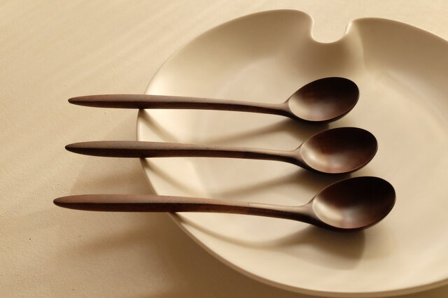 ウォールナットのスプーン ウォールナットのスープスプーン (プロトタイプ D) | iichi 日々の