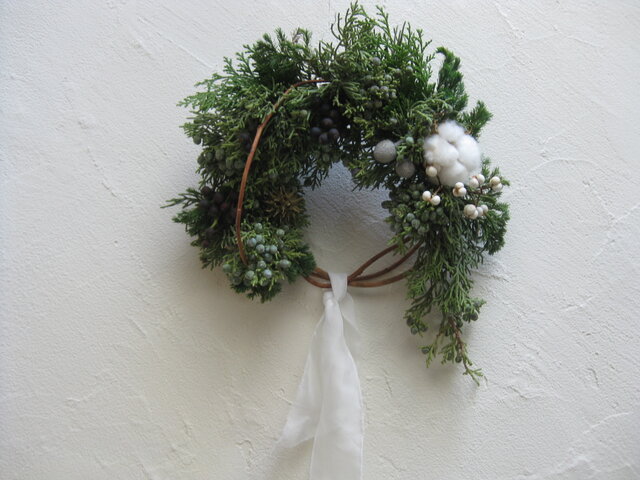 マウンテンジュニパーと綿の実のwreathの画像1枚目