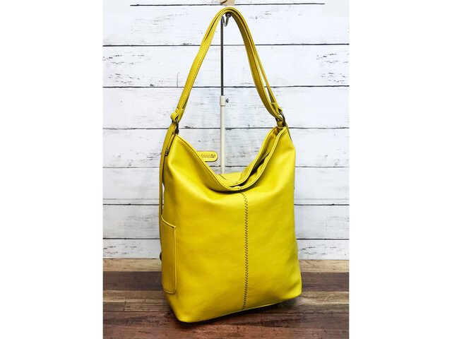 ショルダー&リュック 2way フェイクレザー YELLOWの画像1枚目