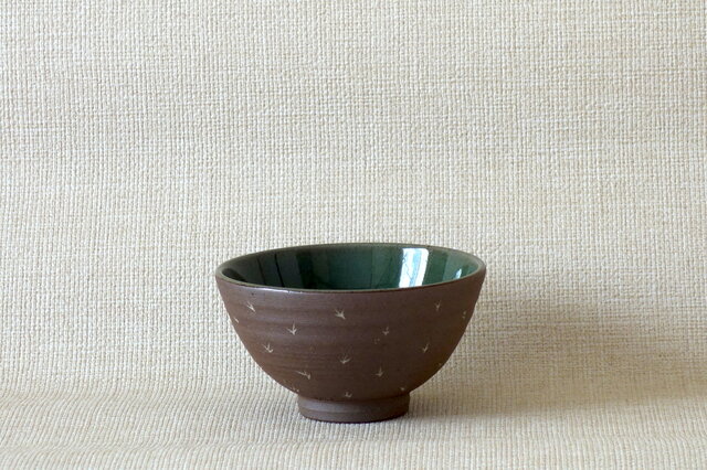 象嵌青磁釉碗の画像1枚目