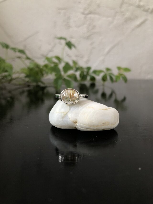 オーバルカボのルチルの画像1枚目