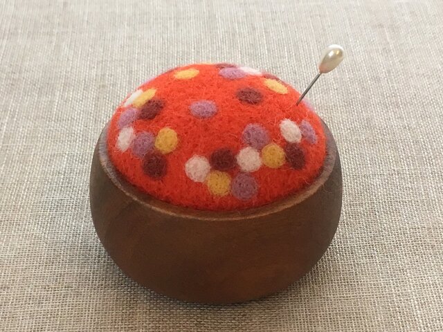 羊毛フェルトのピンクッション iichi ハンドメイド・クラフト作品・手仕事品の通販