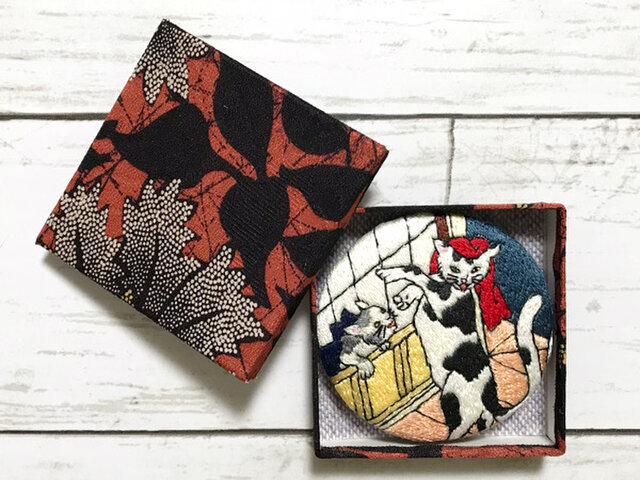 美術品 浮世絵 刺繍 花 手刺繍浮世絵ブローチ＊歌川国芳「道化拳合」の虎 | iichi 日々