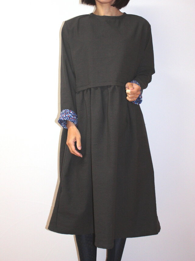 大人のモノトーンワンピース