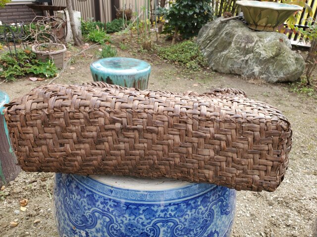 激安出品★本物国産山葡萄かご★状態良好❗アンティーク❗ 楽天市場】山葡萄かごバッグ 細網代 (中) YB-133 長野県の里山で